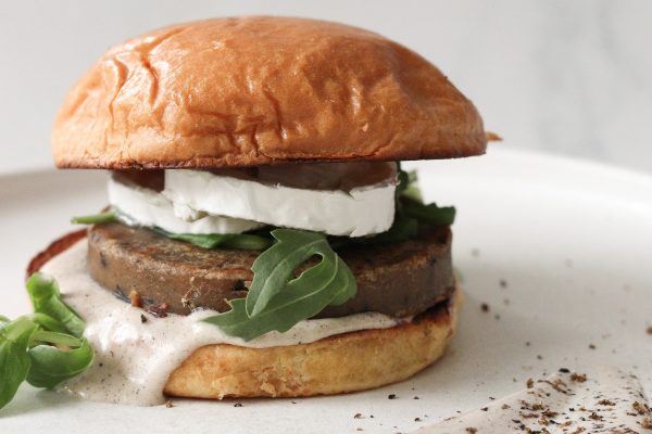 Hamburguesa de seitán con trufa